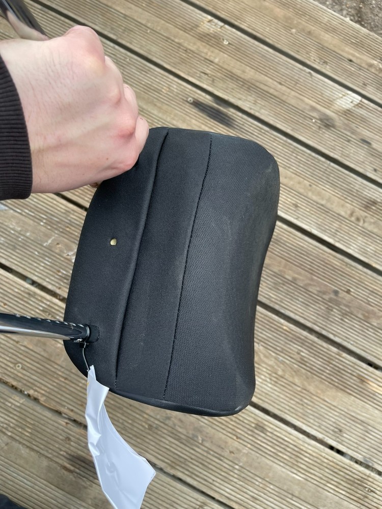 Renault Kadjar 2020 - Near Side Front Head Rest