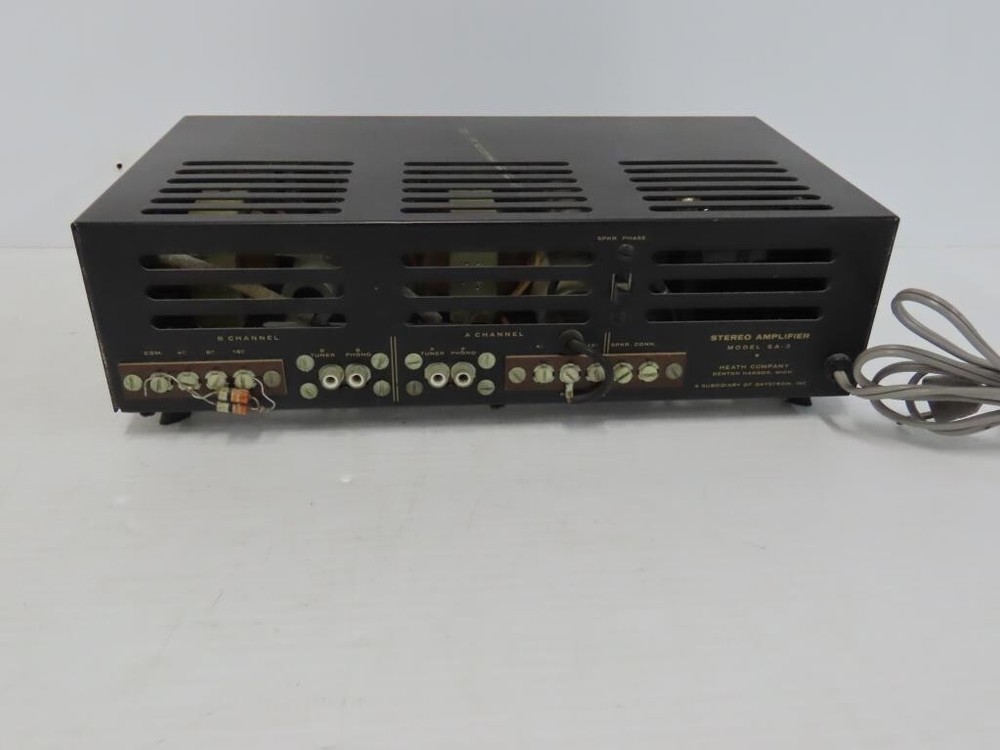 Heathkit Model SA-3 Stereo Amplifier