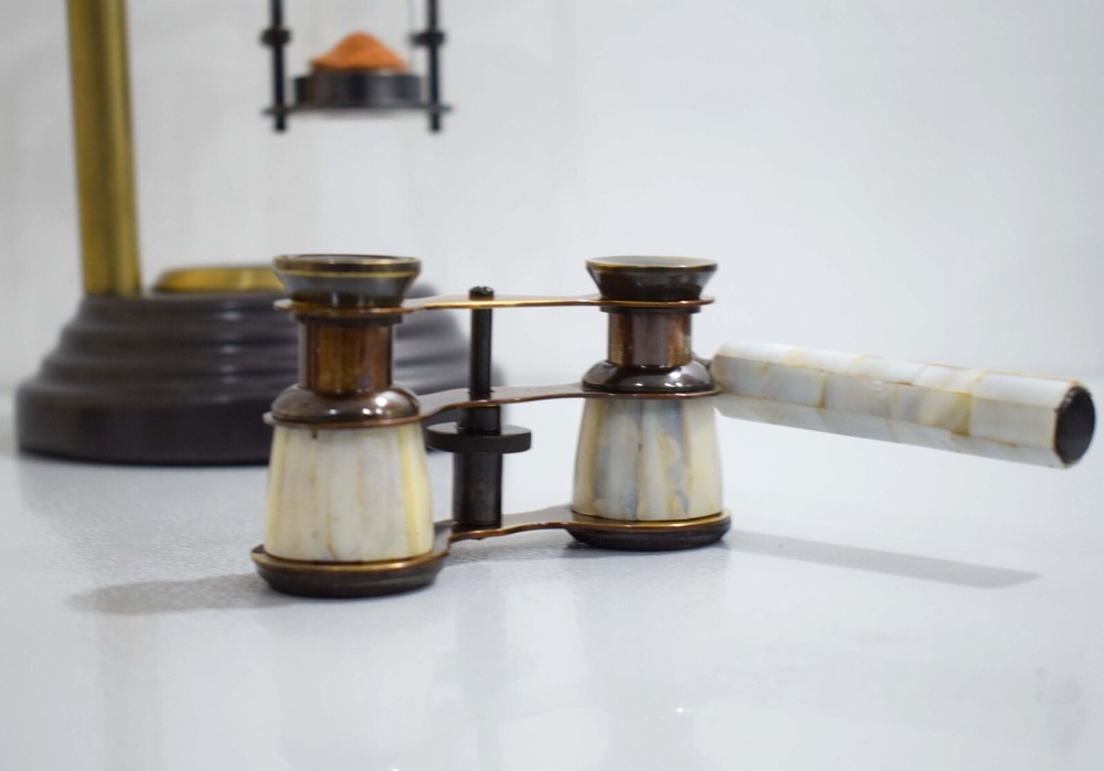 Rotating Brass Hourglass W/Built-in Compass & Swing Function -Orange Sand Inside