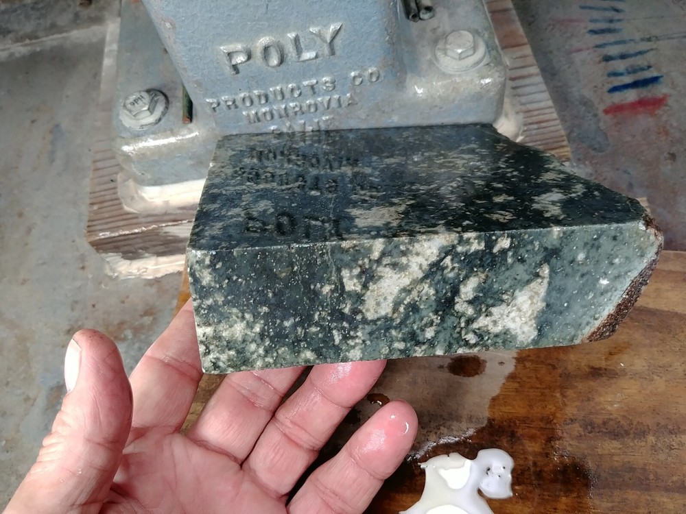 Wyoming Snowflake Jade Rough 2620 gms Nephrite Rough