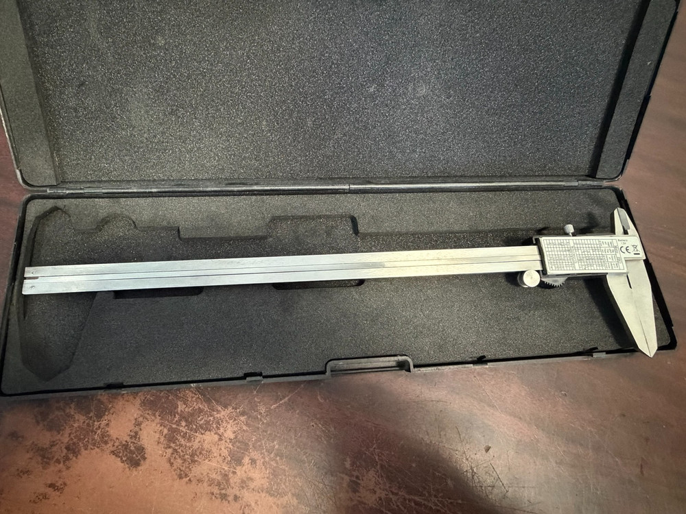UNKNOWN 12" DIGITAL CALIPER W/CASE