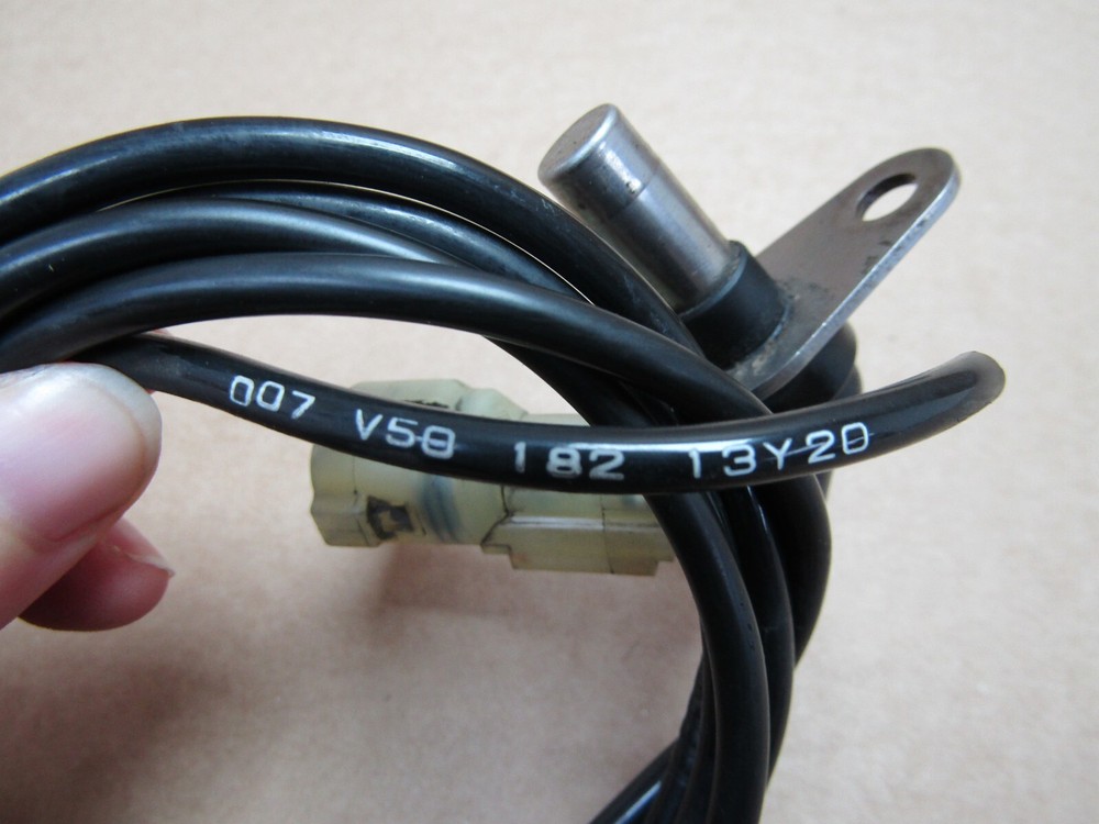 Triumph Tiger 800 ABS 2014 front ABS sensor (14069)