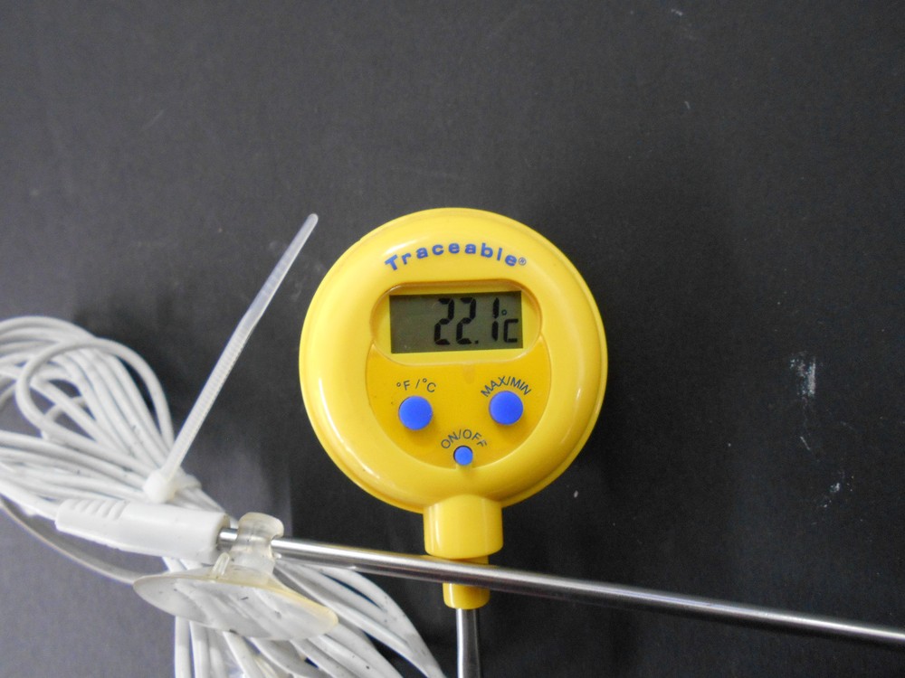 THOMAS SCIENTIFIC TRACEABLE LOLLIPOP SHOCK/WATERPROOF THERMOMETER