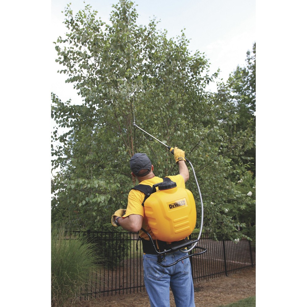 DEWALT Backpack Sprayer, 4-Gallon Capacity, 0.3 oz./min., Model# 190652