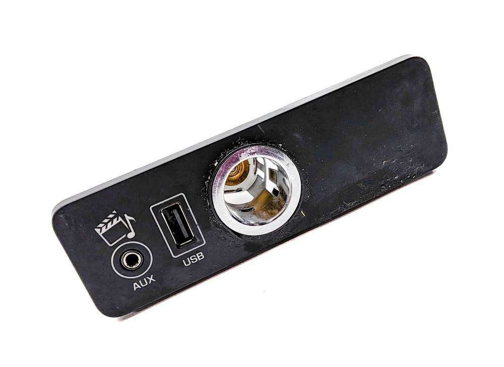 2014 RANGE ROVER SPORT (L494) AUXILIARY AUX IN INPUT USB 12V POWER SOCKET PANEL