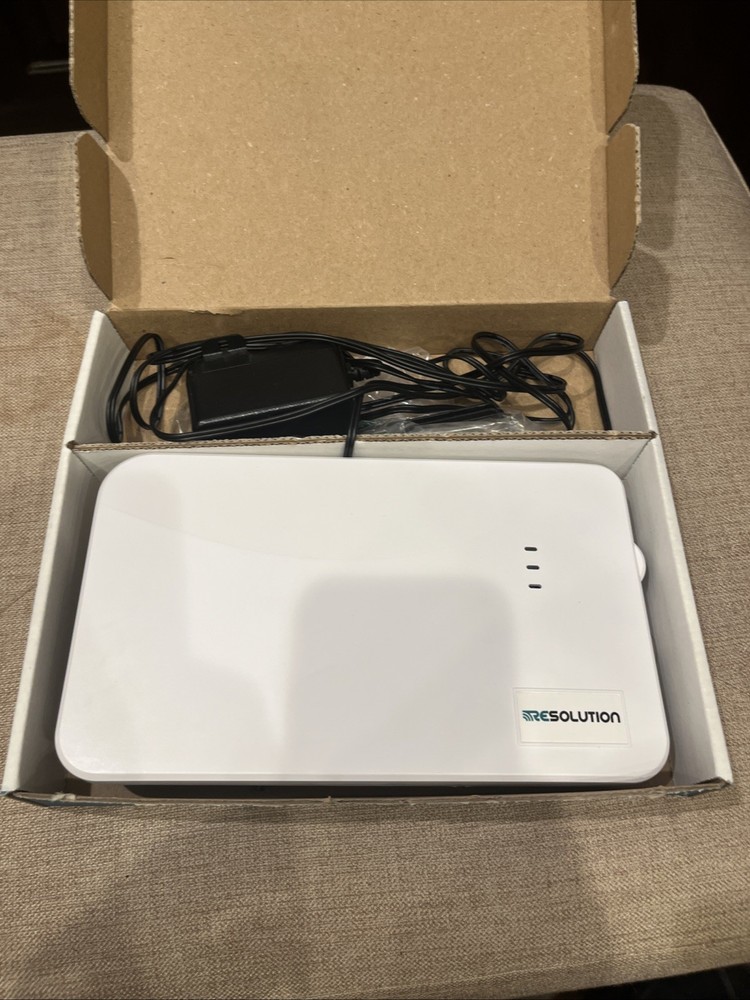 RE524X Universal Wireless to Wireless Translator Repeater with Adapter