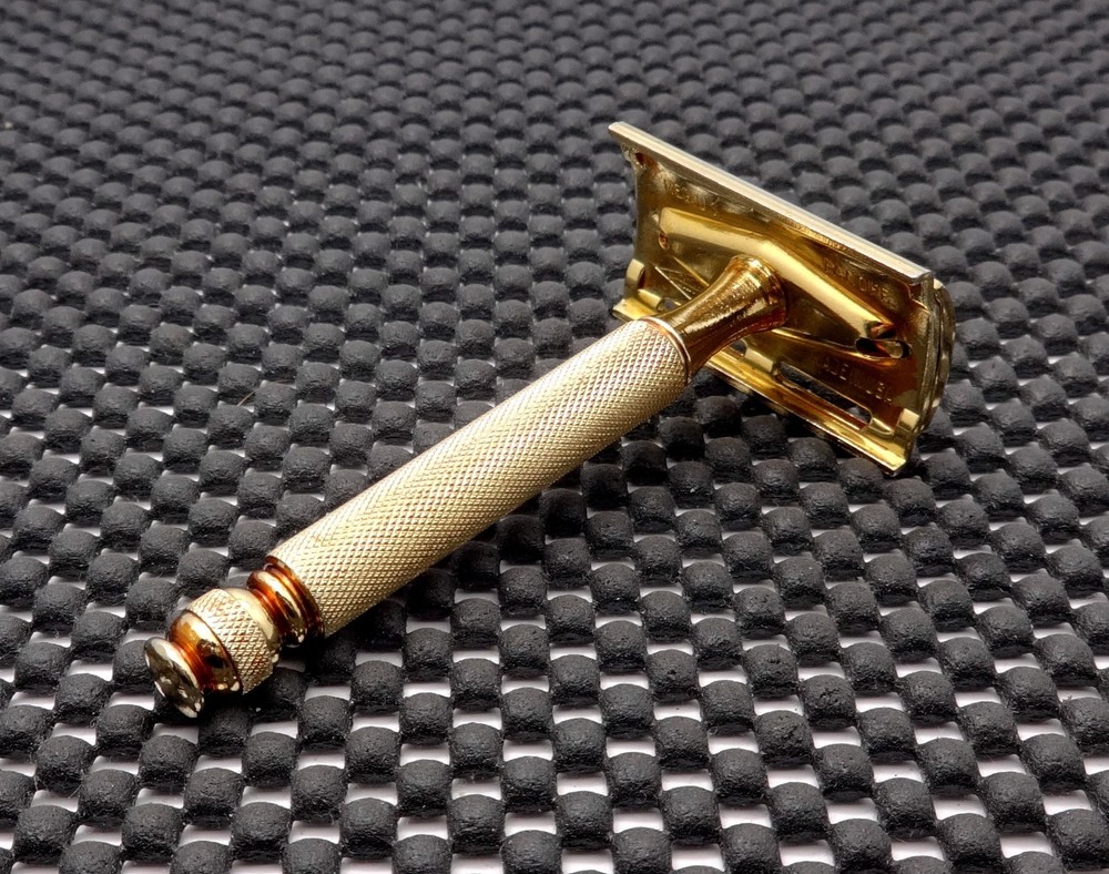 Vintage 1940's Gillette Gold Tech DE Safety Razor Pre Date Code Clean