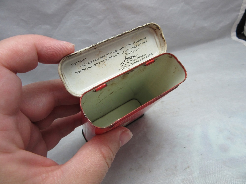 NR All vegetable Laxative tablets tin. Nature's Remedy