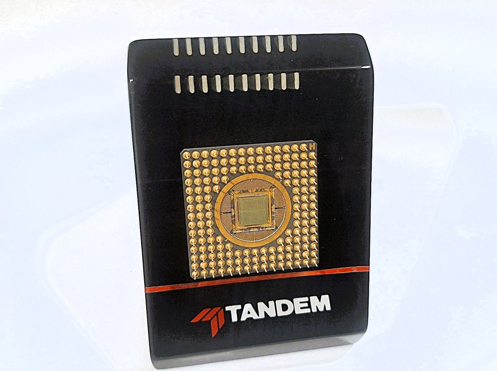 Tandem Computers MIPS RISC CPU Processor Lucite Paperweight (1991)