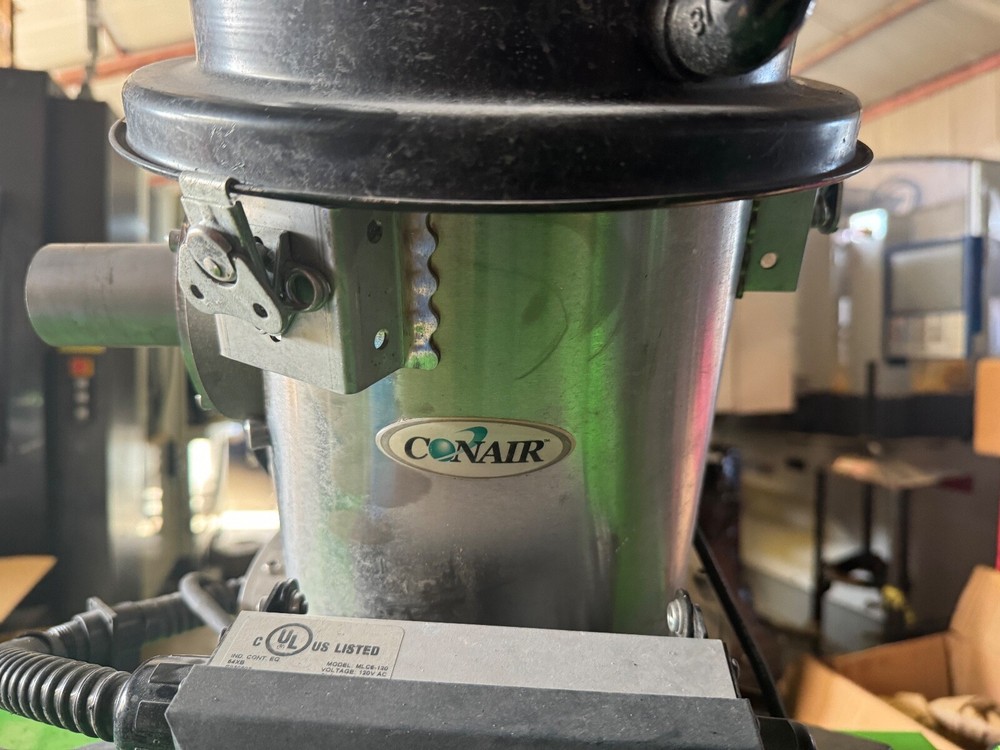 Conair Material Hopper With Vaccum Motor. Model AL 2 With Loader Control