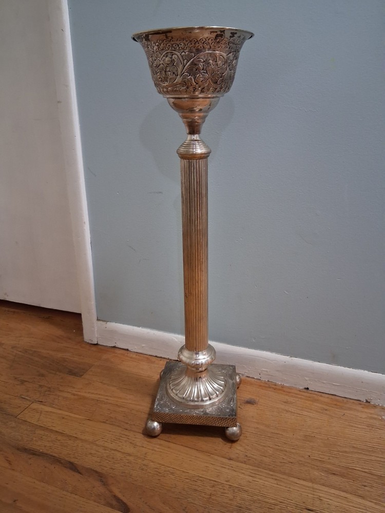 29" Silver Plated Pedestal Stand