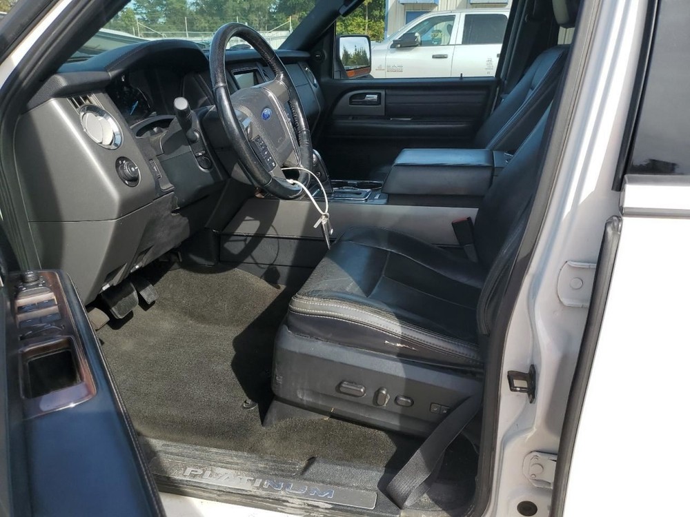 EXPEDITON 2017 Glove Box 4971066