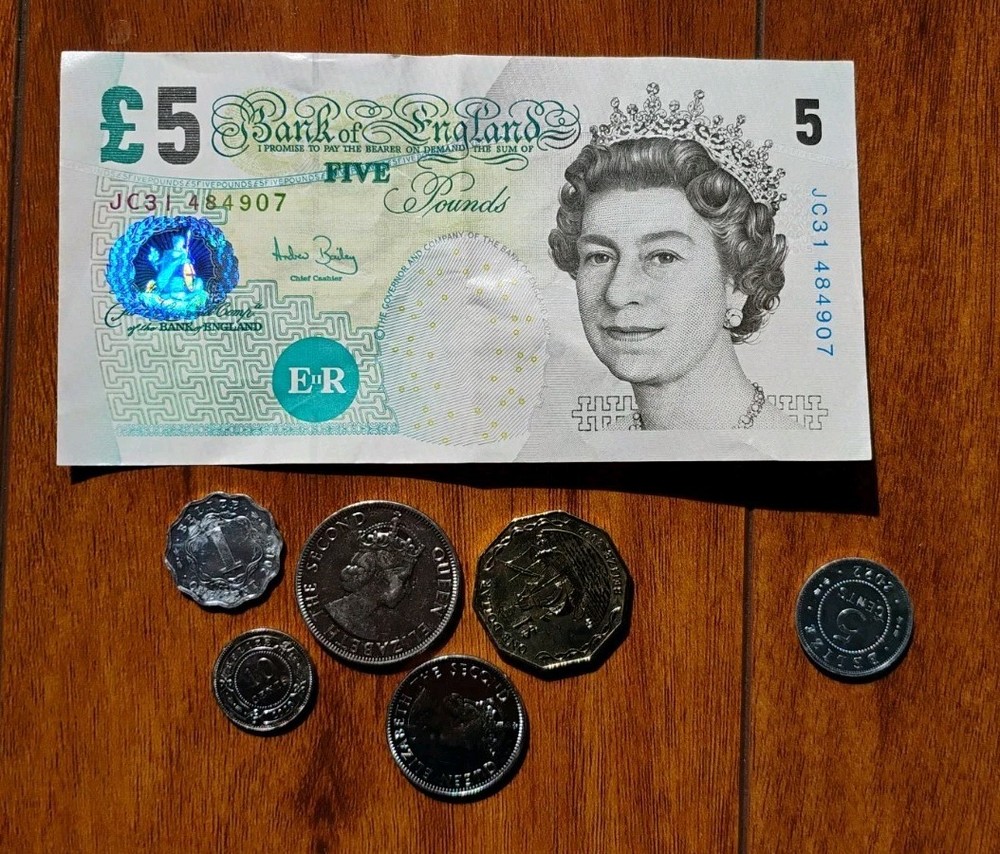 BRITISH POUND 5 OLD VERSION + BELIZE COINS
