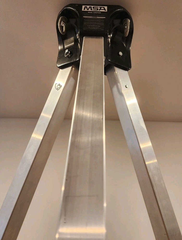 MSA 10102002 Aluminum Workman 8' Tripod