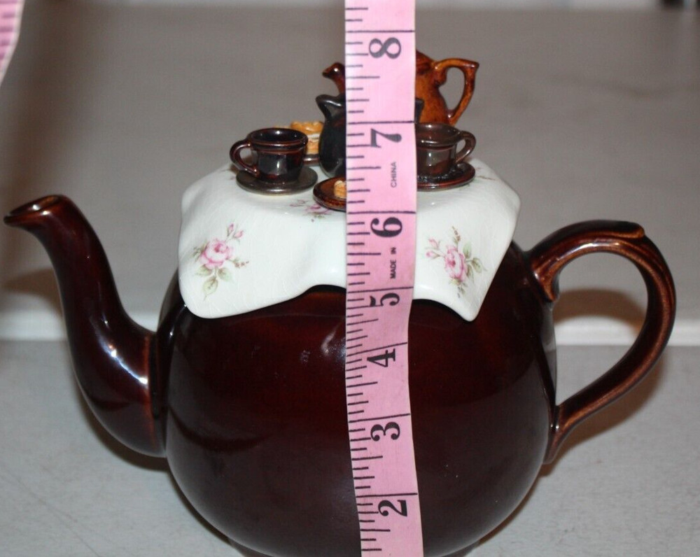 Vintage CARDEW Teapot Breakfast Pastries