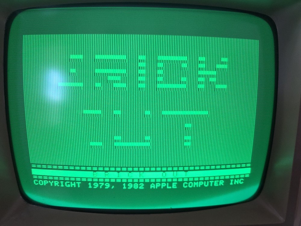 Apple II Diskware DOS 3.3 Sample Programs And Apple Presents...Apple 5.25" IIe