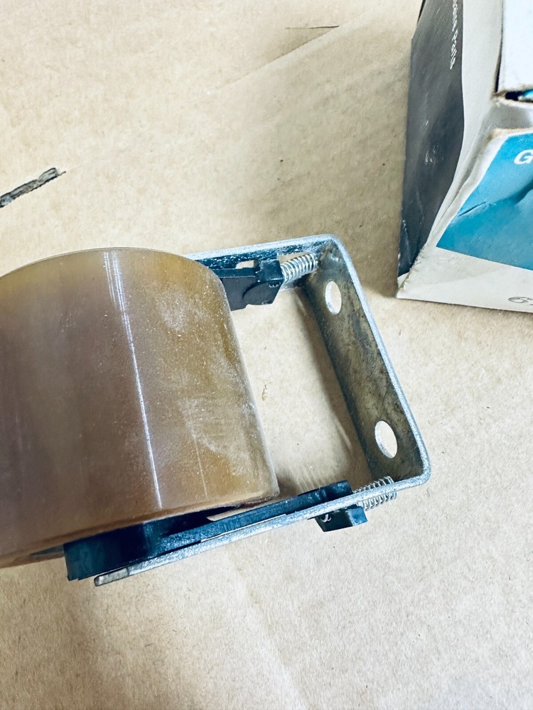 OEM Frigidaire Roller 634723