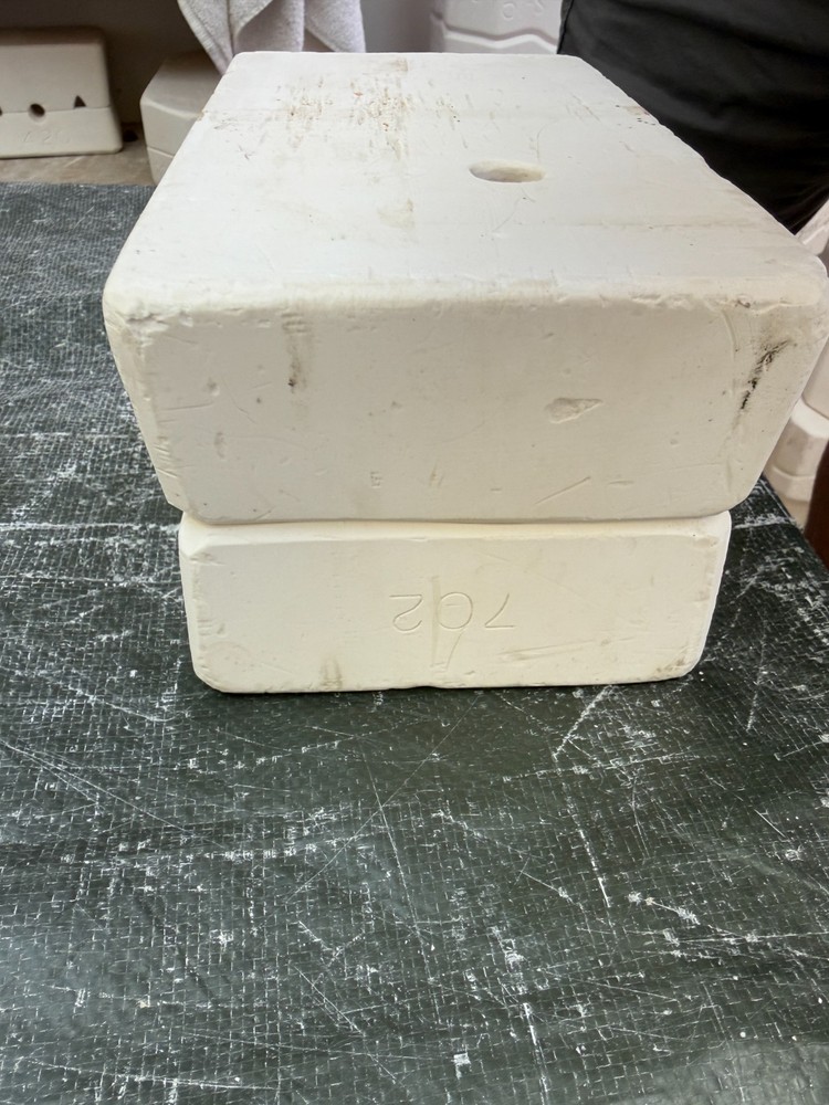 VINTAGE BOOTHE CERAMIC MOLD #702 EGGPLANT