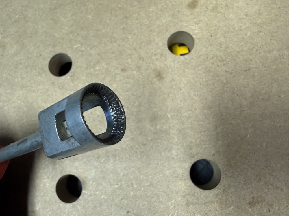 MAC Tools USA Red Bendix 15/16" Brake Spring Retainer Tool S14