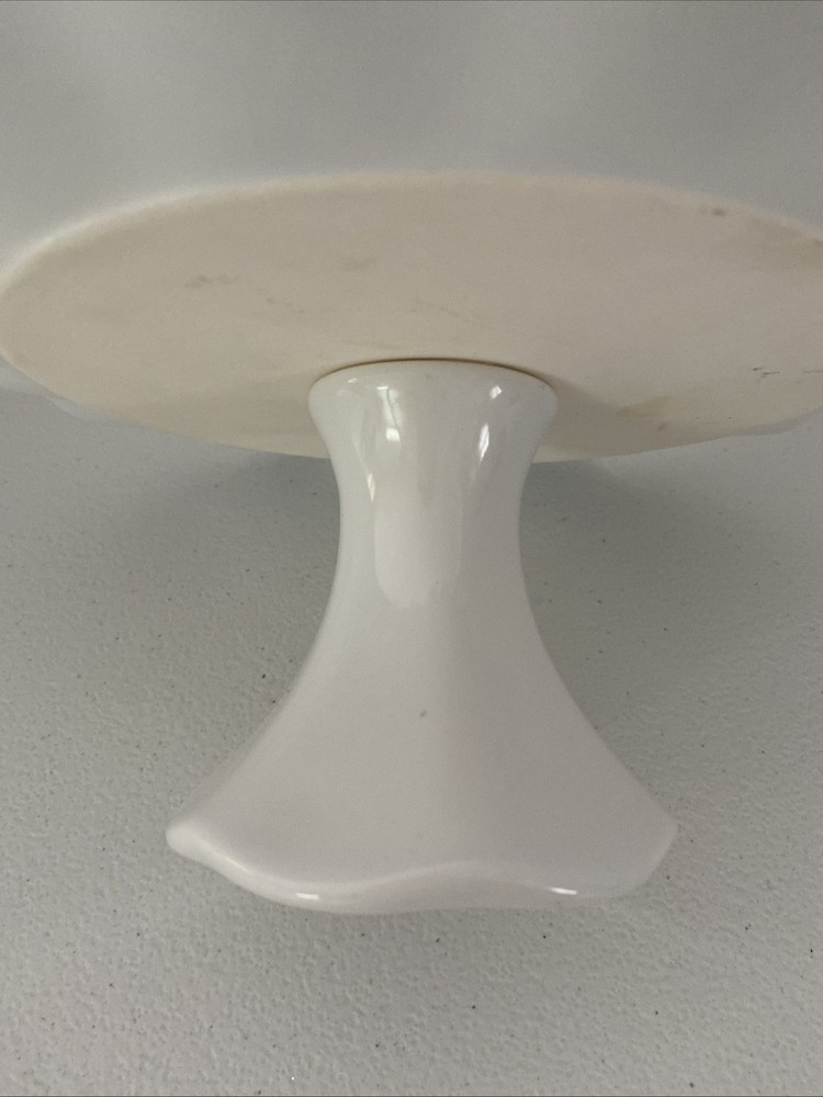 Ceramic Cake Stand White Scalloped Edges PreOwned Approx9”