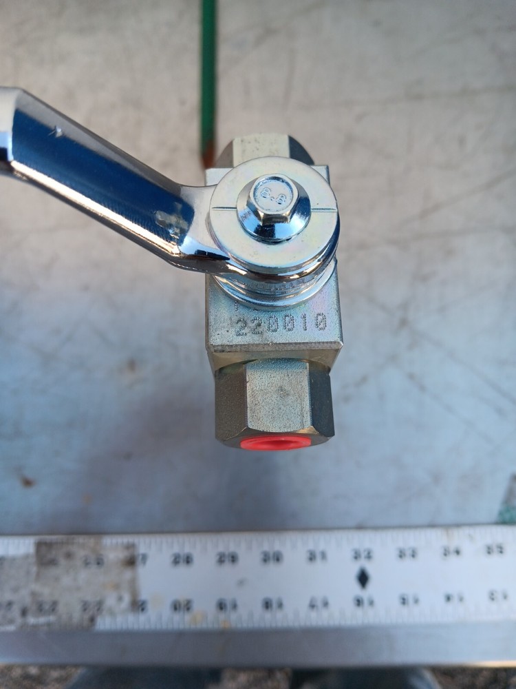CNH 84223318 Hydraulic Valve