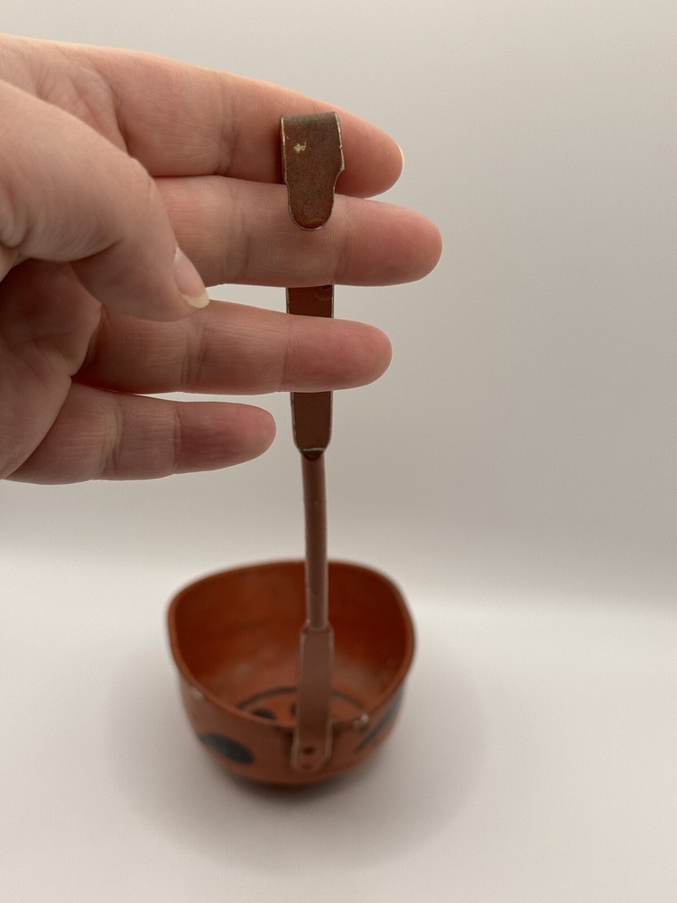 Vintage Primitive Rustic Hanging Decorative Water Ladle Painted Old ***