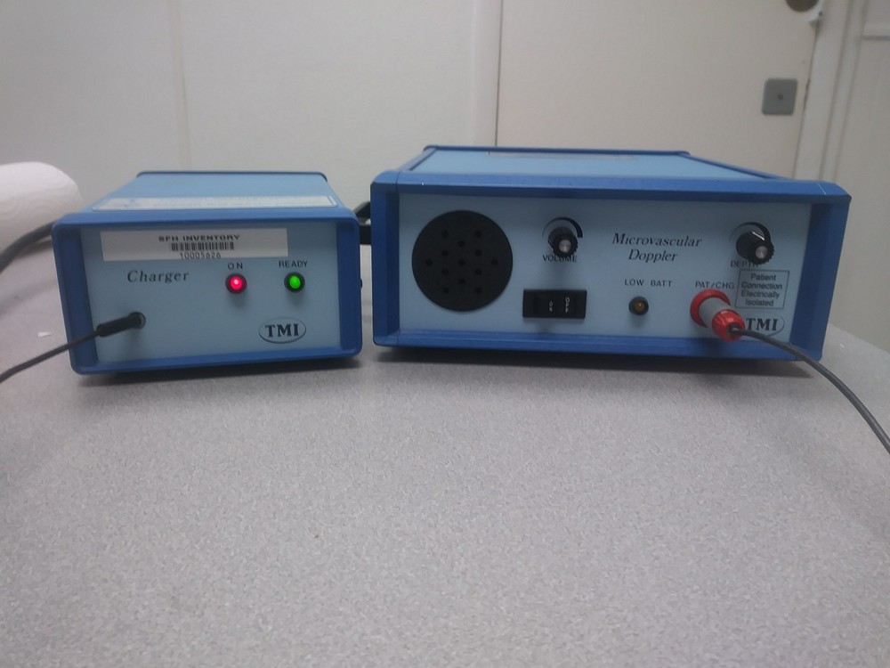 TITRONICS MEDICAL INSTRUMENTS MICROVASCULAR DOPPLER BLOOD FLOW DETECTOR