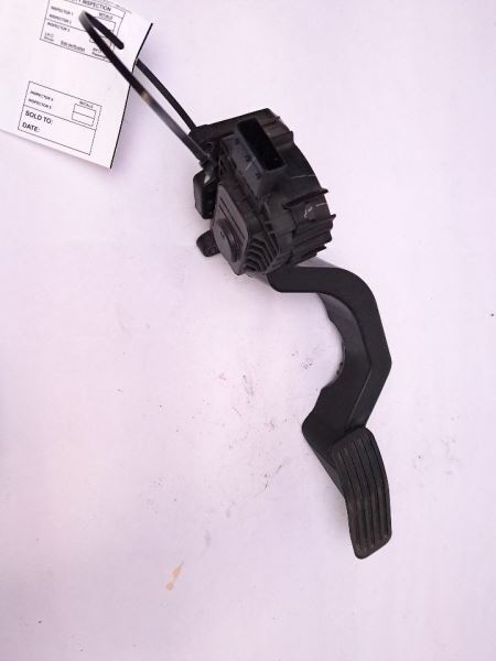 GAS PEDAL FOR CHRYSLER 200 2017