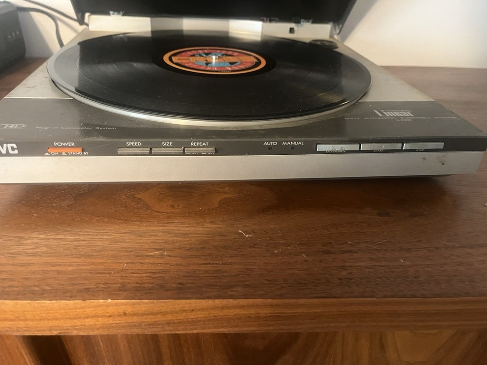 JVC L-E22 Fully Automatic Turntable Linear Tracking Turntable Works
