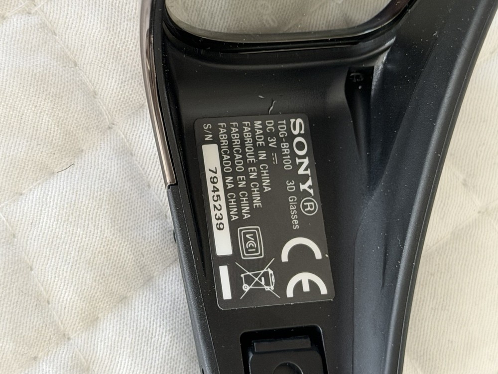 Sony TDG-BR100 3D Active Glasses *ONE Pair* With Soft Case - UNTESTED