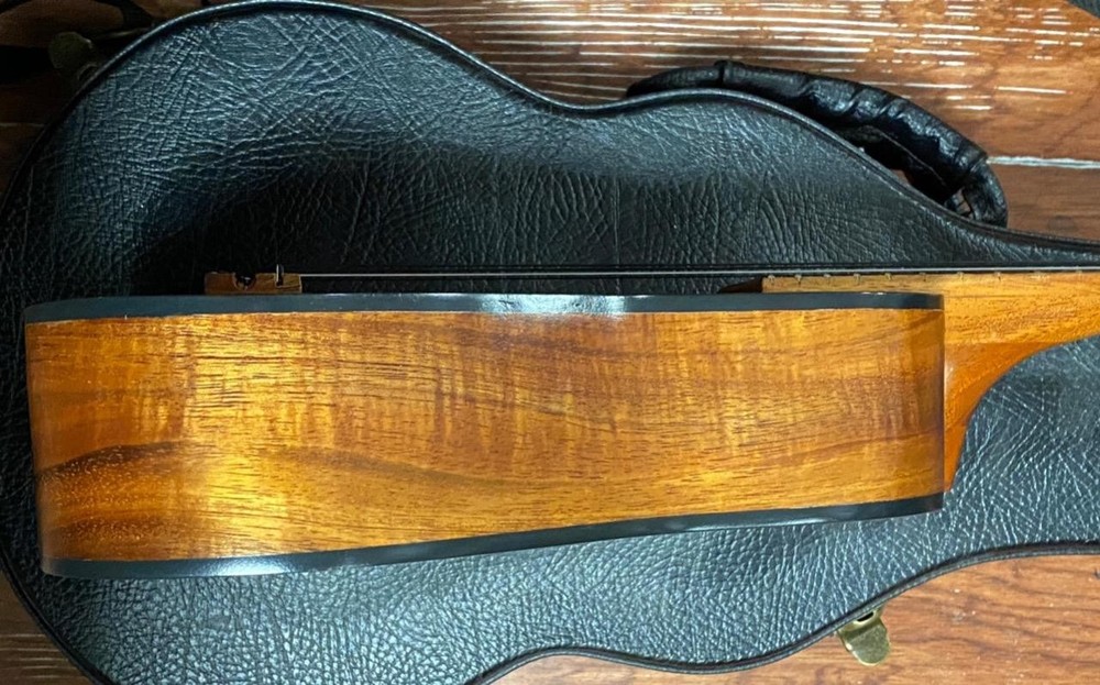SONNY D KOA UKULELE W/ HARD CASE.