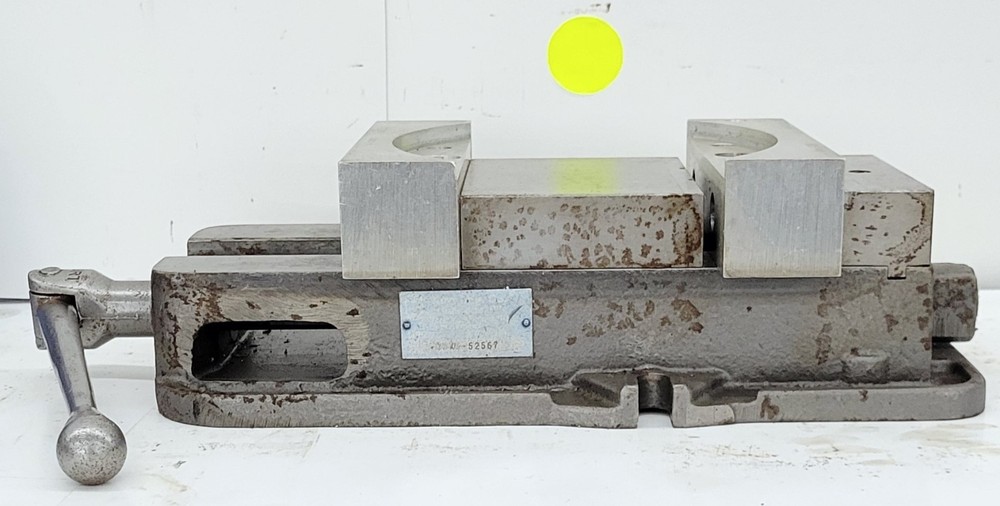 KURT 6" MACHINE VISE WITH HANDLE M/N: D675