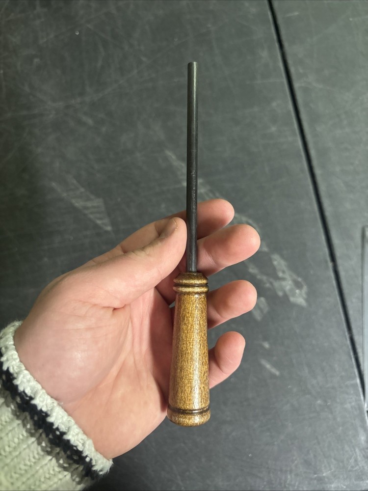 Game Call Carbon Graphite Striker