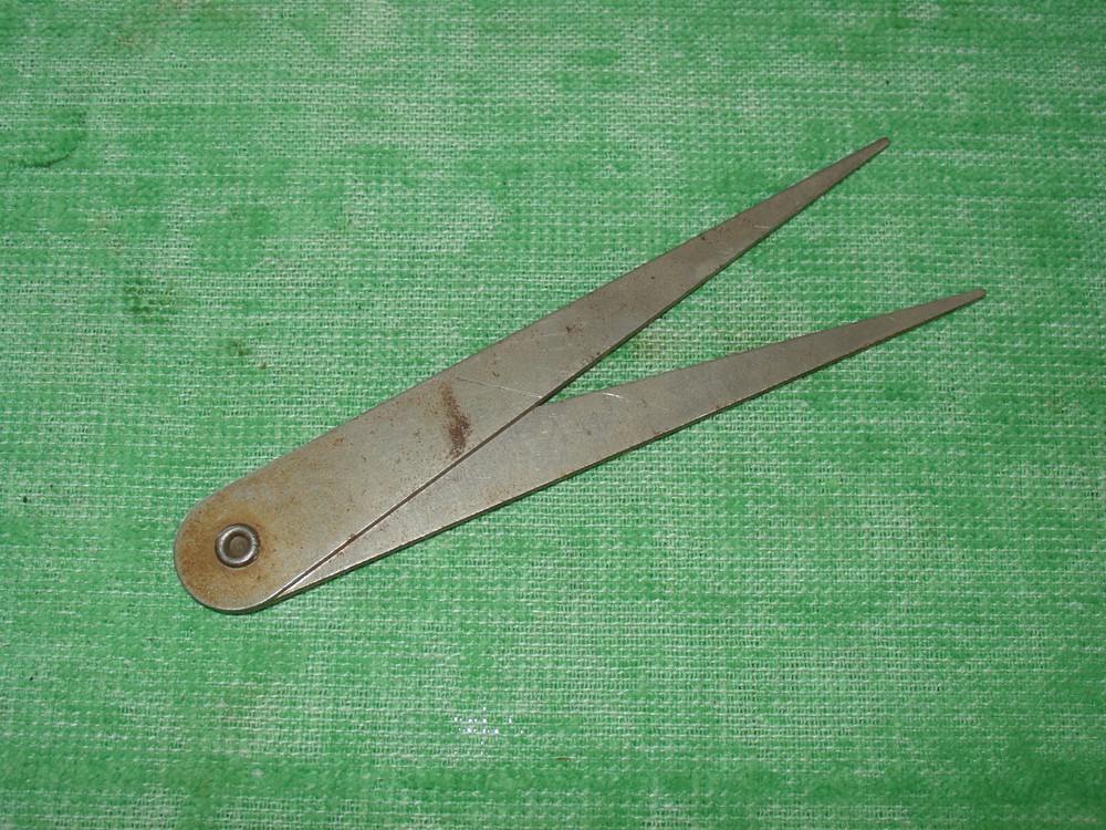 VINTAGE 4" FLAT LEG COMPASS DIVIDER CALIPER