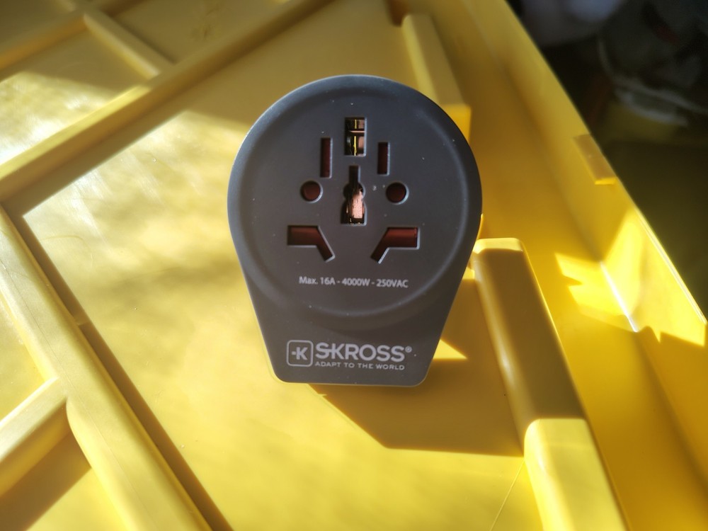 Skross USB Charger Adapter