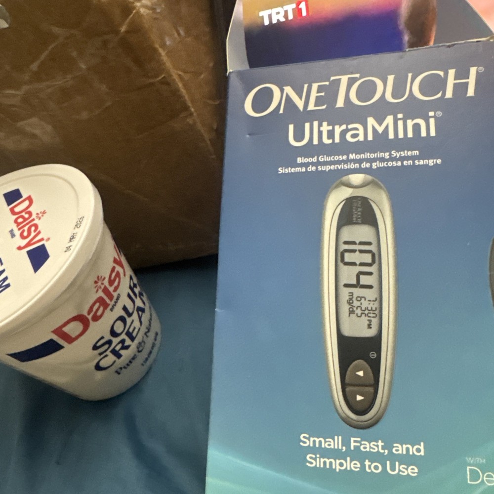 One Touch Ultra Mini Glucose Meter & Case New Tested