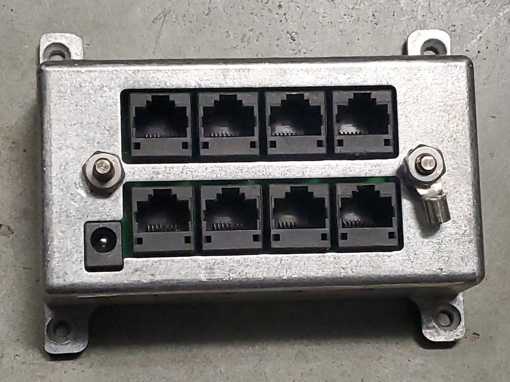 L-Com BT-CAT5-P4