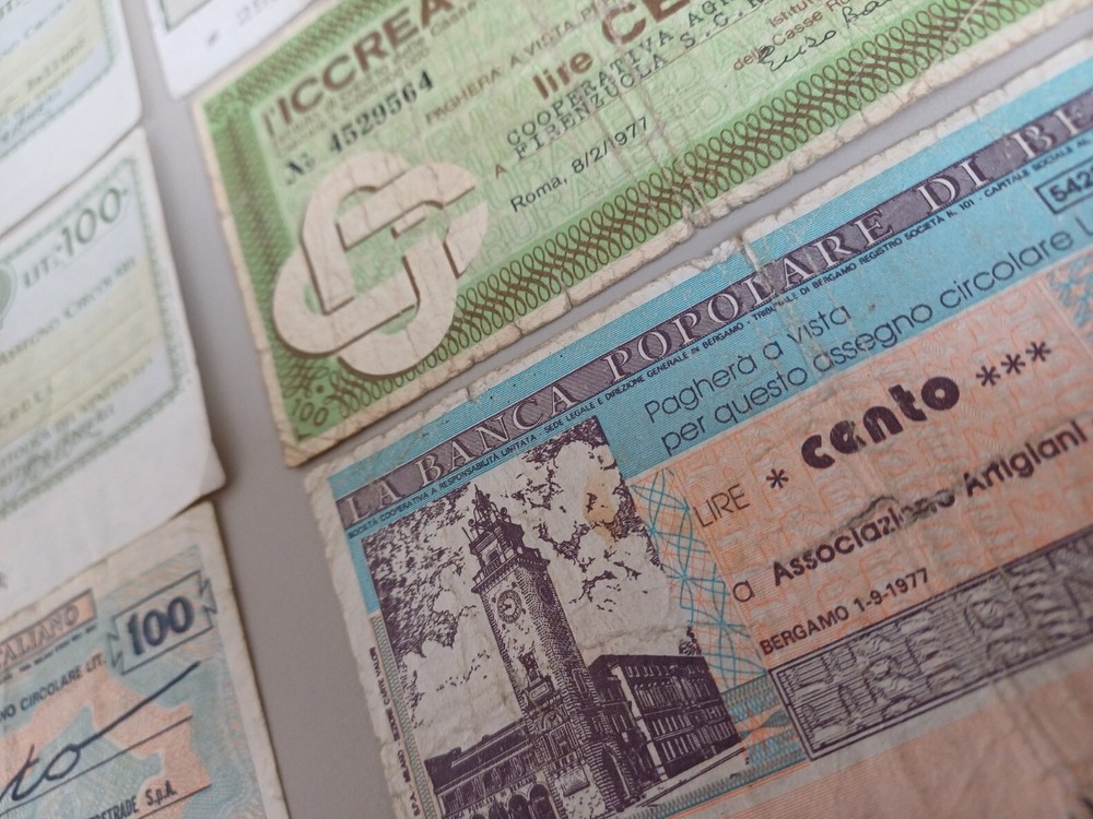 ITALY BANKNOTES - 1970s NOTGELD X 35: MIXED GRADES - INTERESTING GROUP
