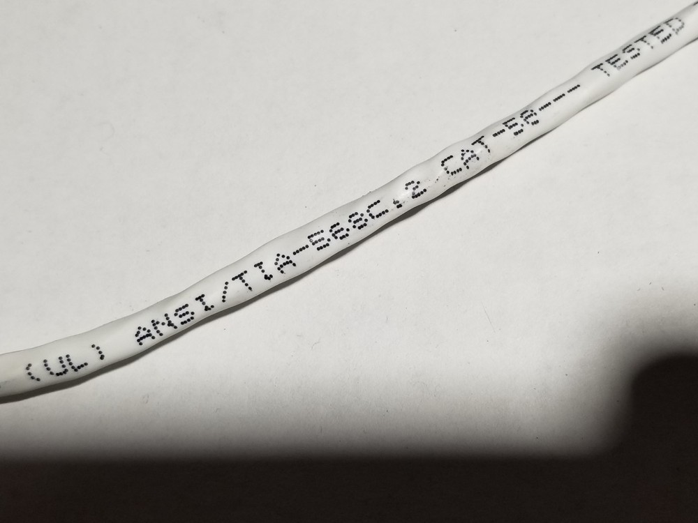 General Cable GenSPEED 5000 24/4P Cat5E UTP Plenum Network Cable CMP White/100ft