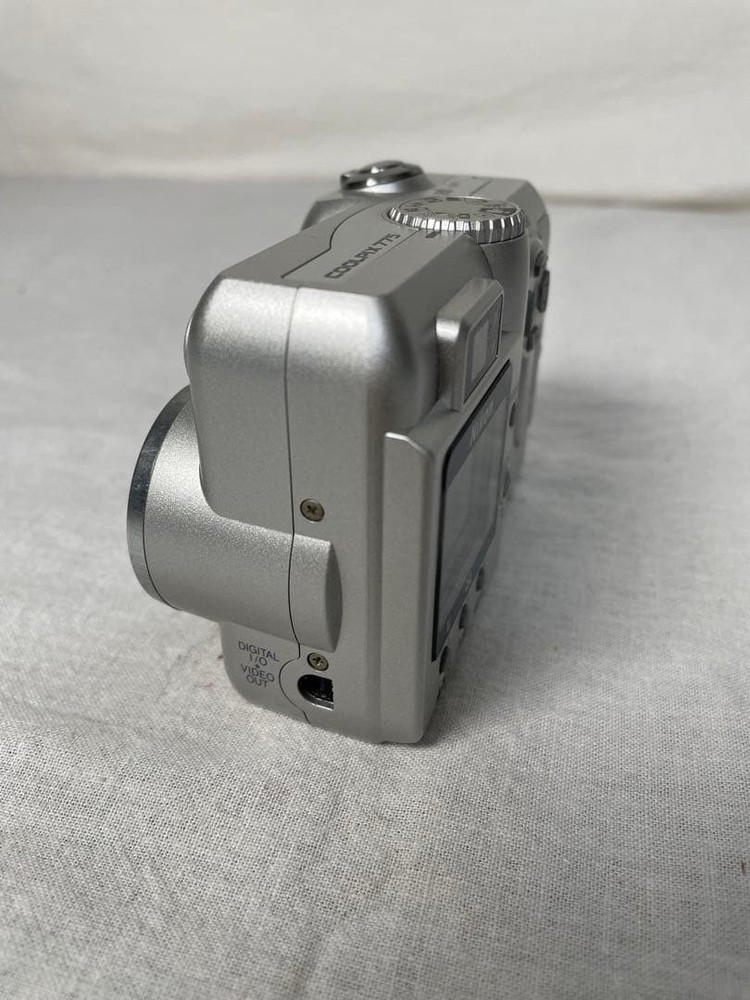 Nikon Coolpix 775 Compact Digital Camera