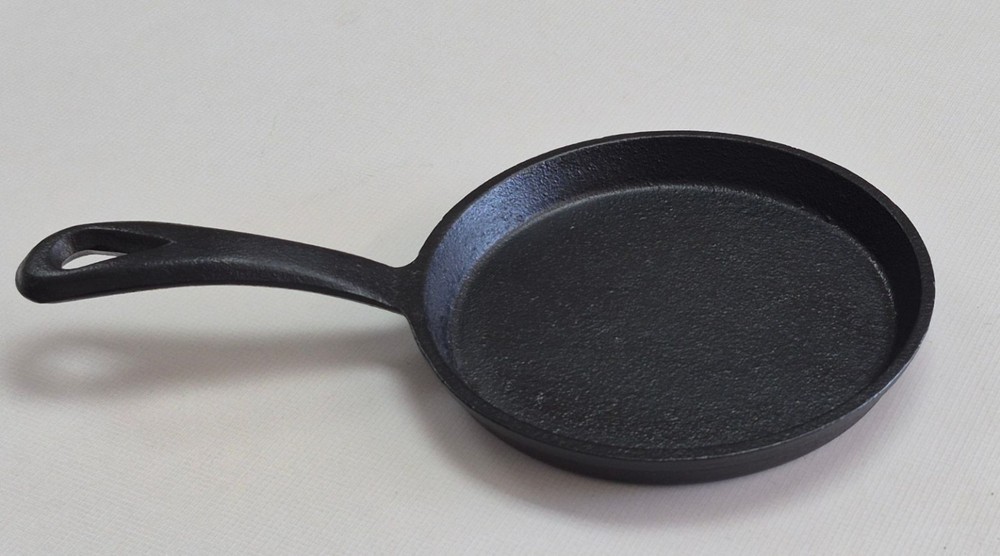 Mini Cast Iron Skillet 5" Rustic Decor Pan Small Hanging Display Kitchen