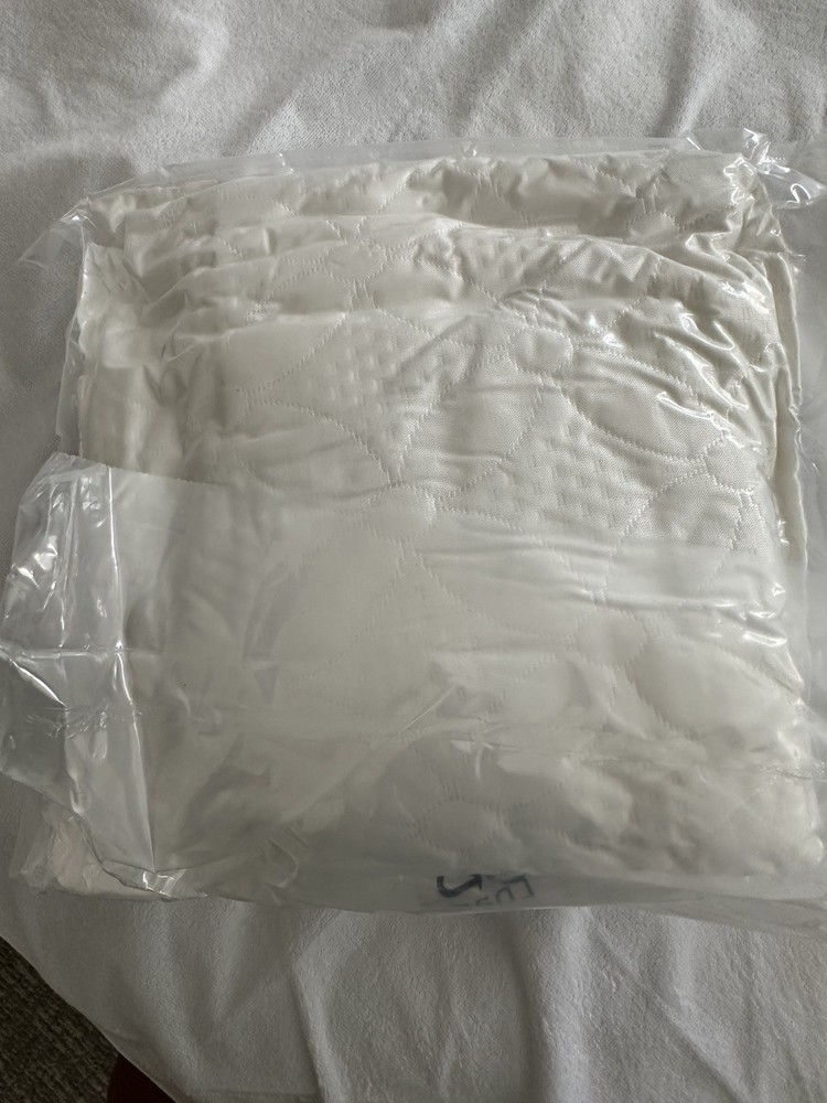 Lunsing Waterproof Mattress Protector