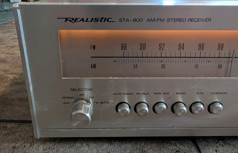 Vintage Realistic STA-800