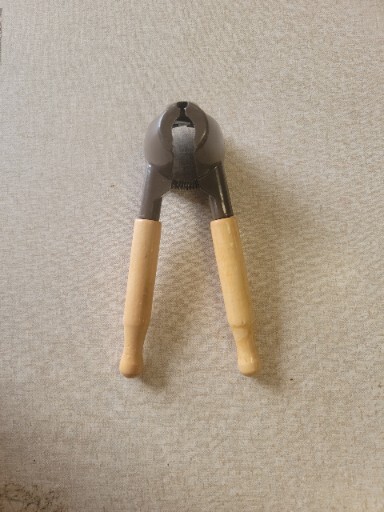 Vtg Heavy Duty Nut Cracker Hand Held Cone Pliers Pecans Walnuts Wood Handle