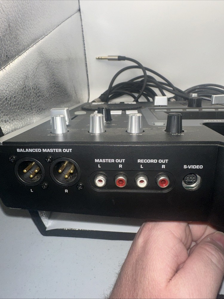 Numark iDJ2 DJ Mixing Console Compatible with iPod Mobile DJ System - TESTED