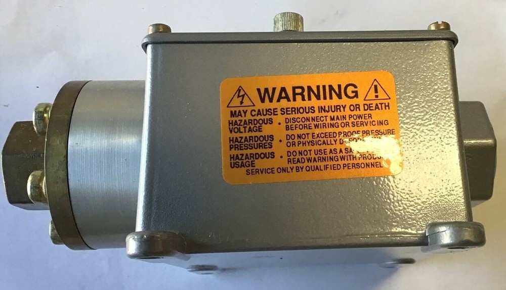 Custom Control Sensor Inc Pressure Switch 604GBW3-328