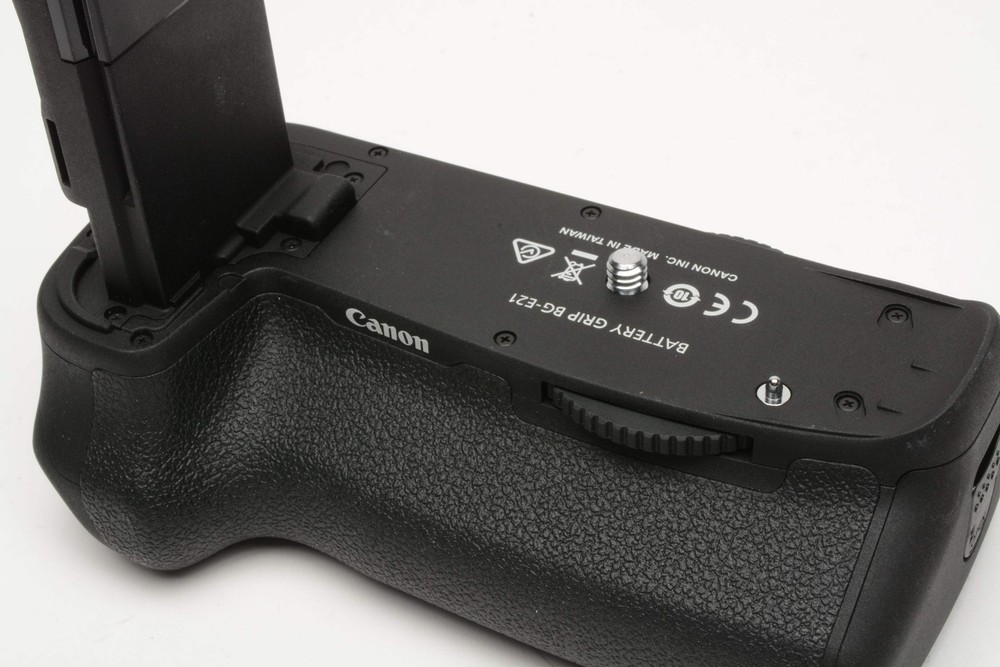 Canon BG-E21 for EOS 6D Mark II, Mint-