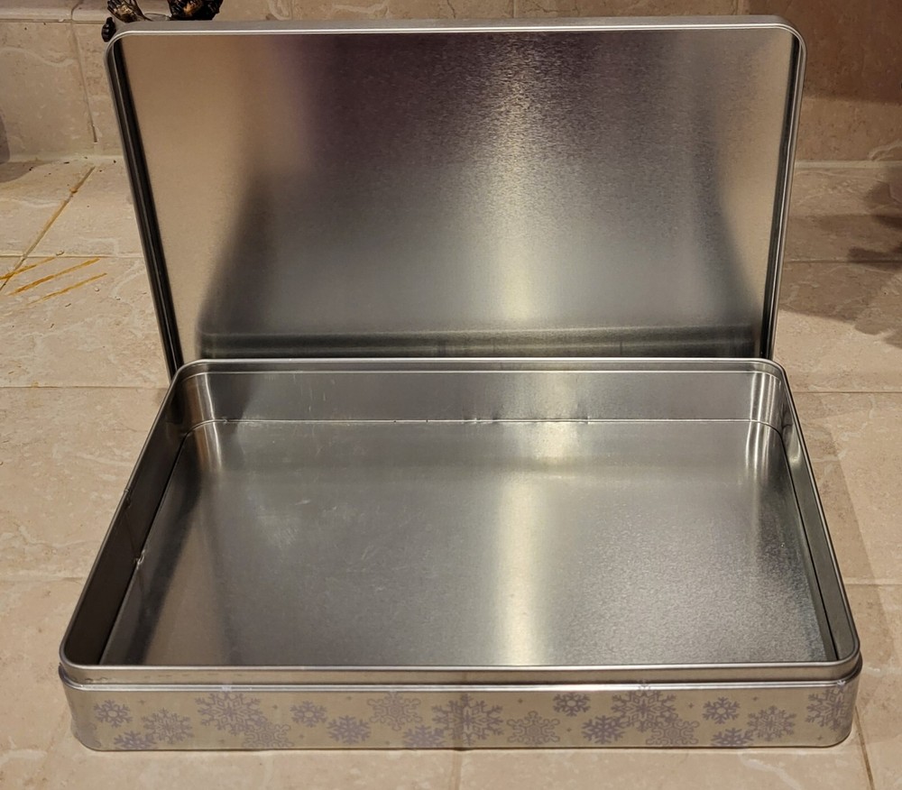 Mayweather Promotions/Mrs Fields Empty "Happy Holidays" Cookie Tin