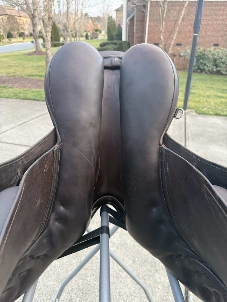 17.5” County Conquest Saddle XTR Leather Medium Tree Wool Flocked