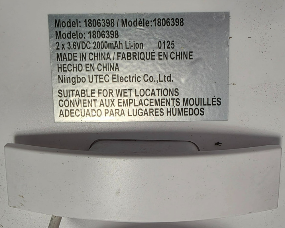 3-Pack Lutec Motion Activated Solar Security Light - Used in Great Condition